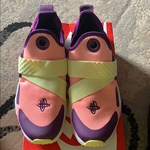 NEW Nike Huarache Extreme (GS) 5Y 👟